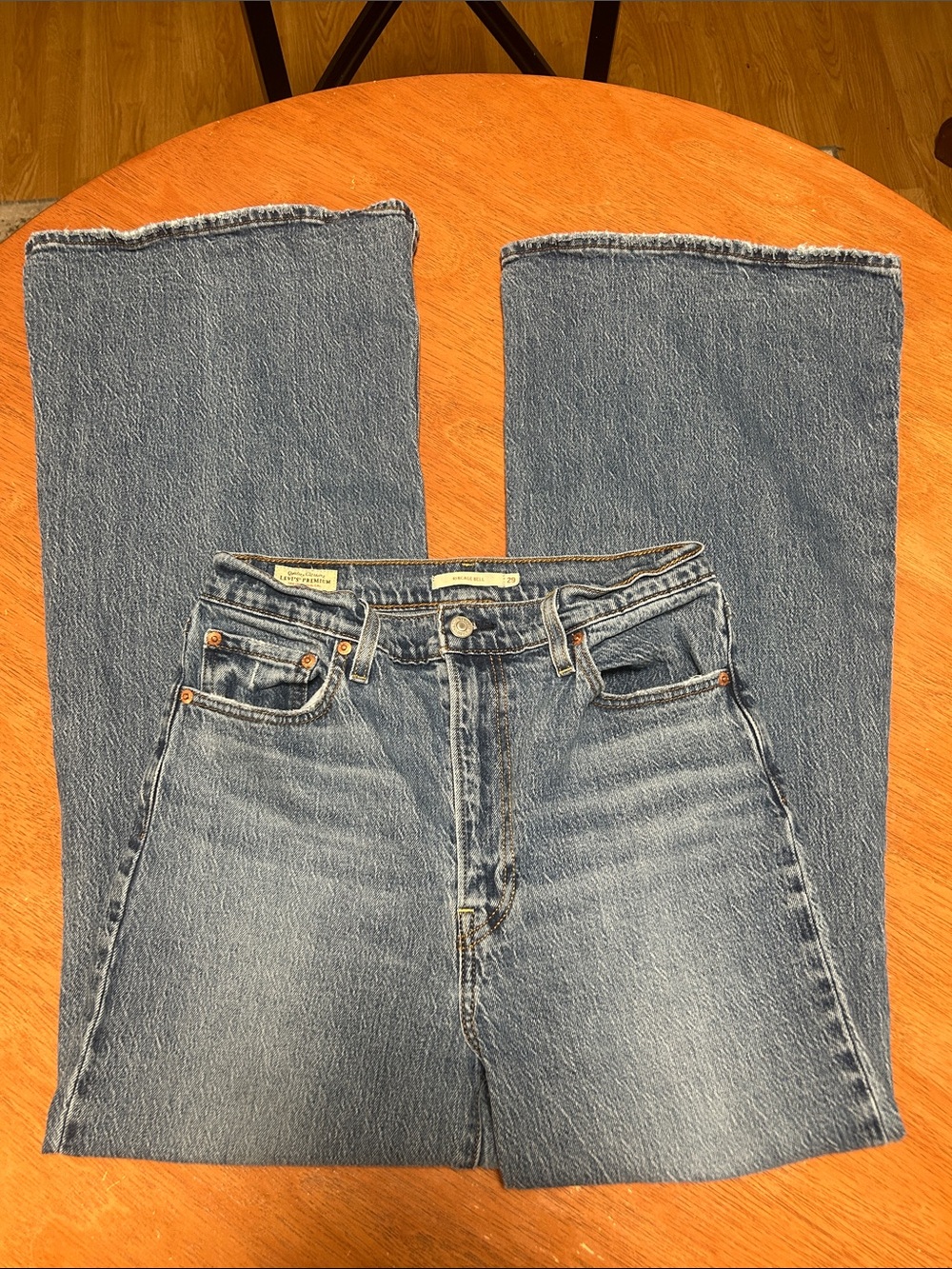 Levi’s Ribcage Bell Jeans